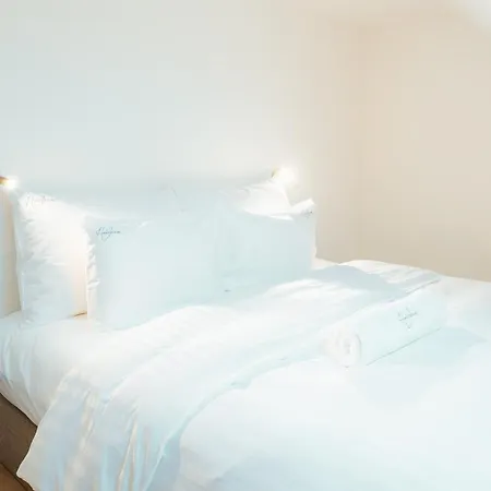 Heirloom - The Mansion 3* Gent