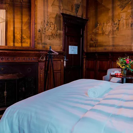 Heirloom - The Mansion 3* Gent